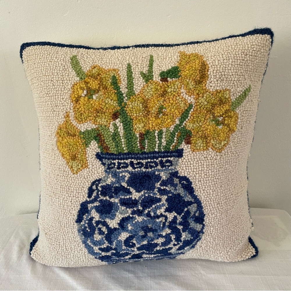 Chinoiserie Wool Hook Pillow Vase With Yellow Daffodils 16x16
